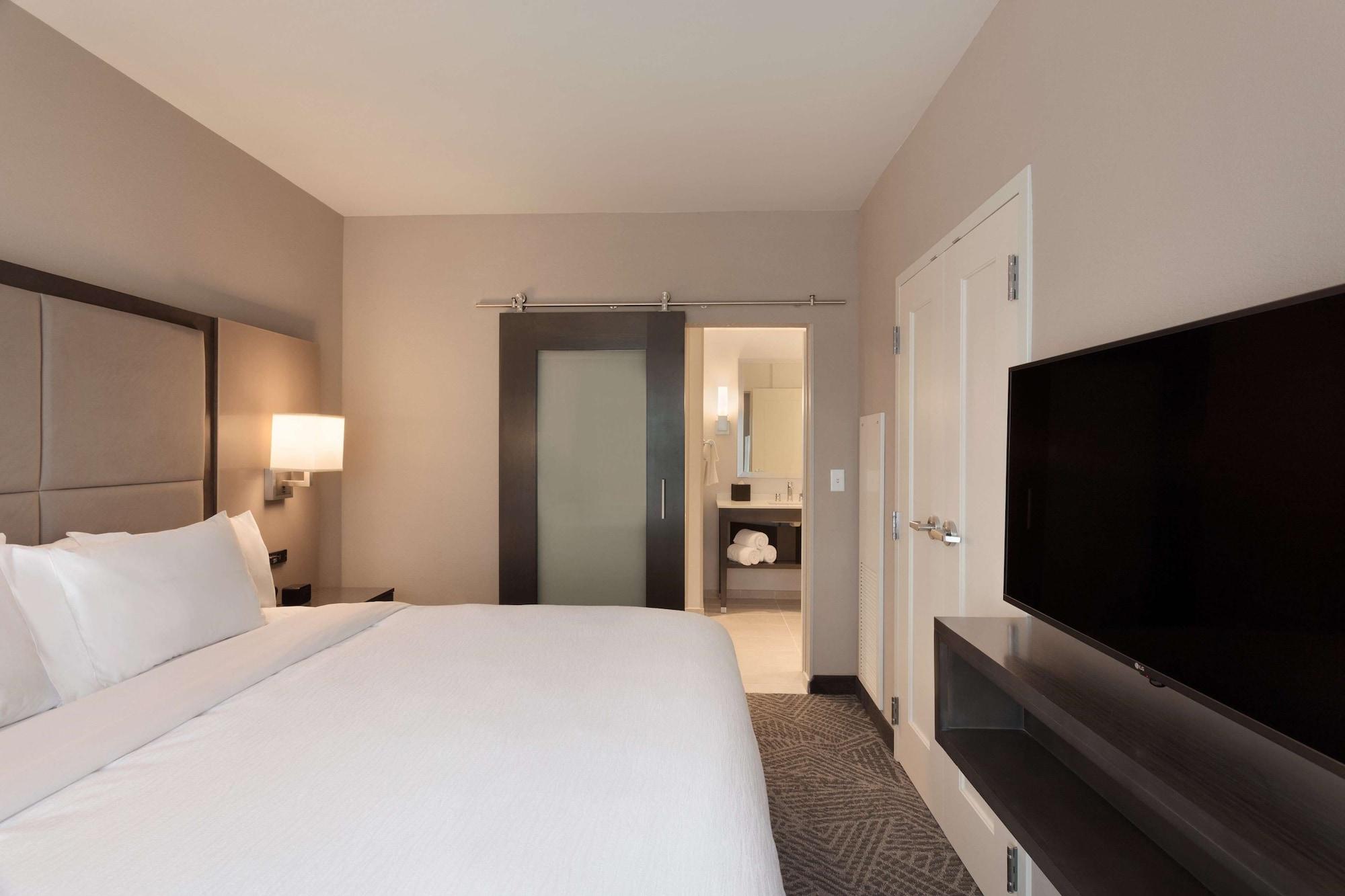 Embassy Suites By Hilton Kansas City Olathe Exterior foto